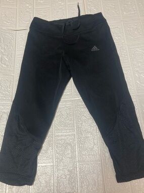 adidas Black Girls' Mesh Panel Capri Leggings running aero ready